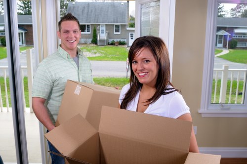 Local Hounslow moving van for residential and office relocations